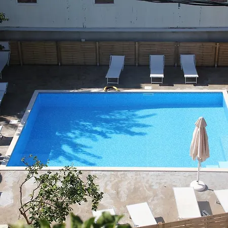 Bay Hotel